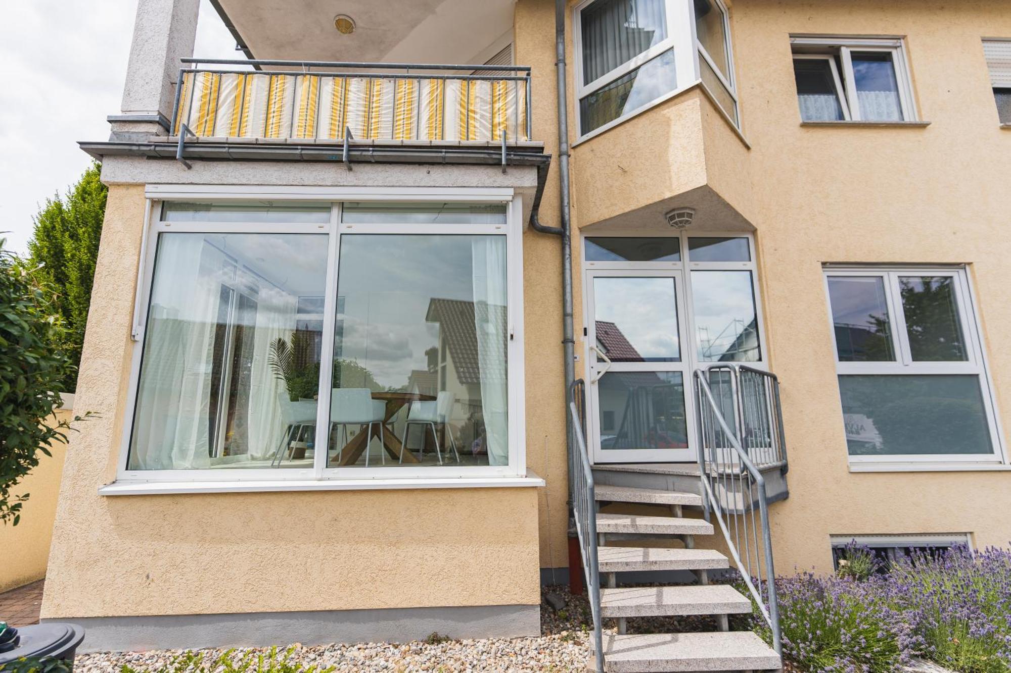 Appartment In Den Weinbergen Bei Mainz - Mit 2X Doppelzimmern, 1X Grosses Wohnzimmer, Bad & Kueche シュターデッケン＝エルスハイム エクステリア 写真